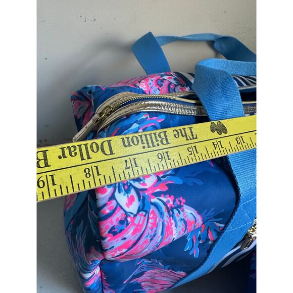 Lilly Pulitzer Overnight Duffle Weekender Bag For the Fans w/pouch new blue pink - Picture 11 of 12